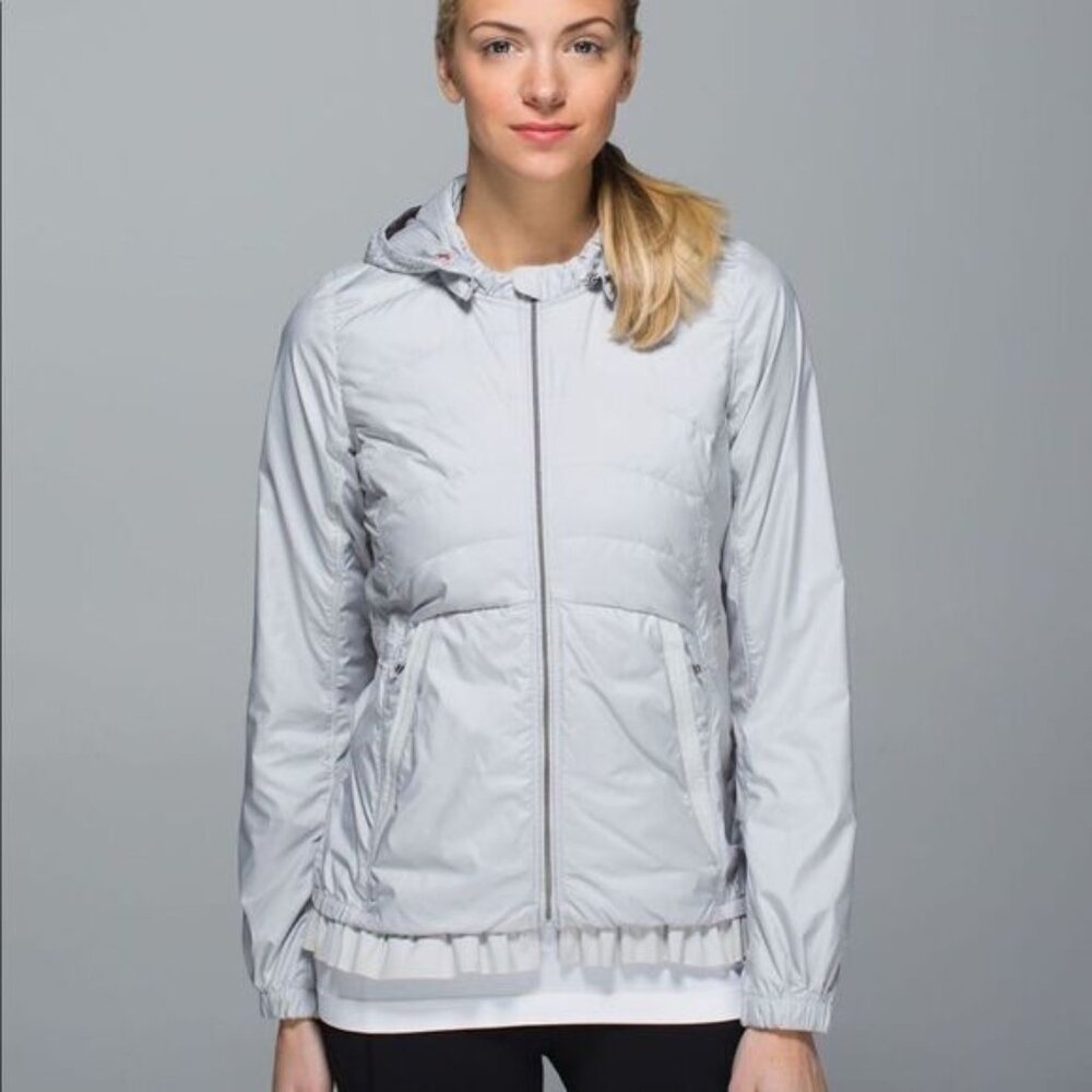 RARE Lululemon Spring Fling Puffy WindbreakerSilver Spoon​​